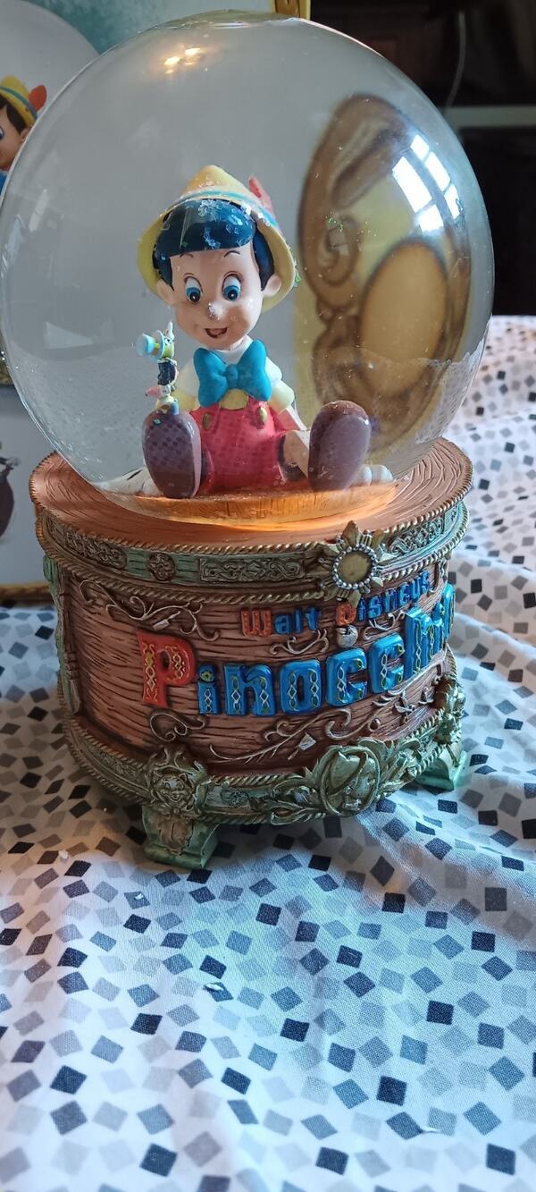 Walt Disney Pinocchio Snow Globe. Made For Disney Theme Parks. Box Included